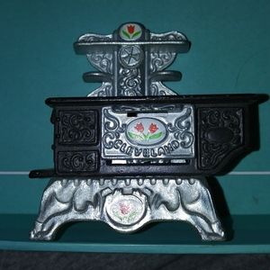 Miniature Decor doghouse wood stove